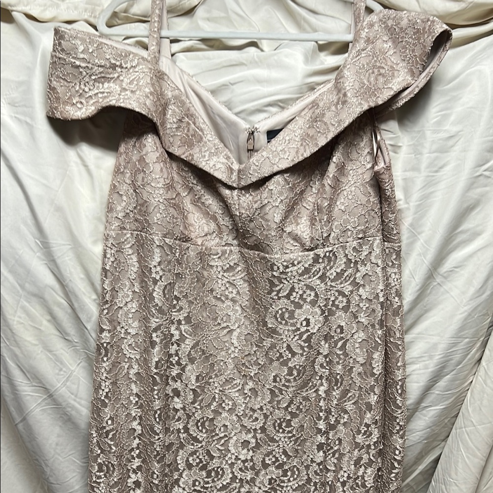 Elegant Lace Off-Shoulder Formal Dress